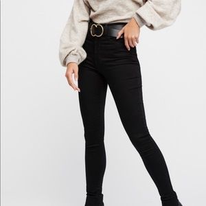 Levi's Mile high skinny jean (sold on depop)